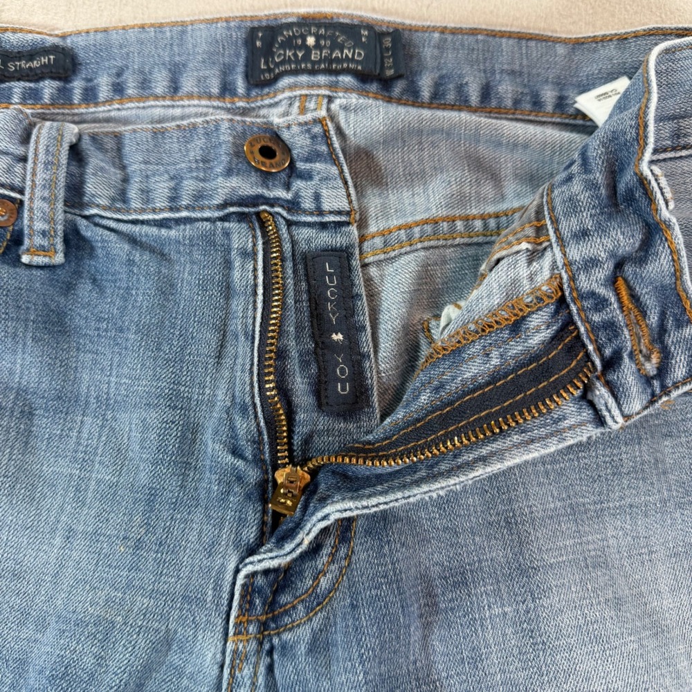 Lucky Brand 221 Original Straight Jeans Mens 32x30 Medium Wash Denim - Picture 5 of 13
